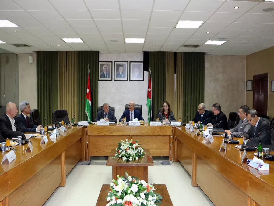 مدار الساعة,أخبار الجامعات الأردنية,وزير التربية والتعليم,الحسين بن طلال